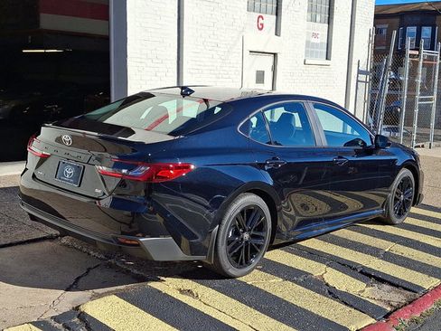 Used 2026 Toyota Camry SE image 6