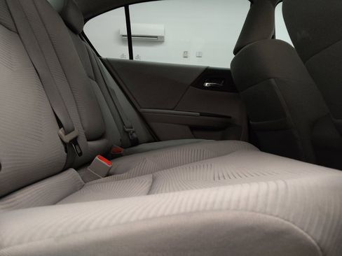 Used 2017 Honda Accord LX image 19