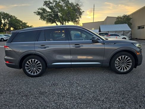 Used 2023 Lincoln Aviator Reserve RWD image 4