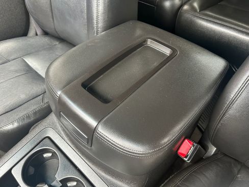 Used 2013 Chevrolet Avalanche LT image 28
