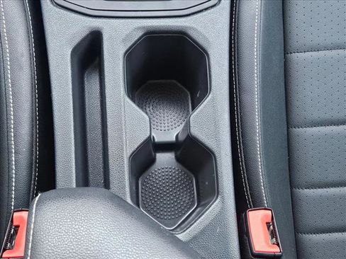 Used 2024 Volkswagen Jetta SE image 11