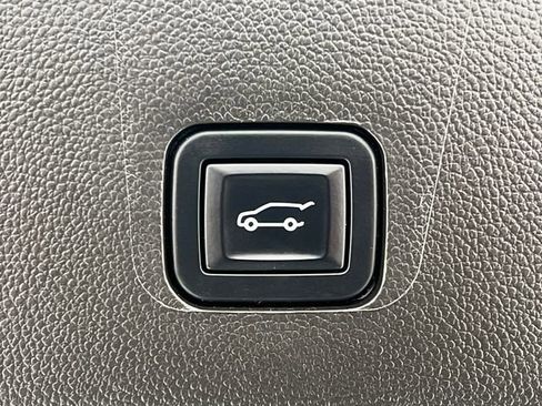 Used 2023 Chevrolet Traverse Premier w/ Redline Edition image 42