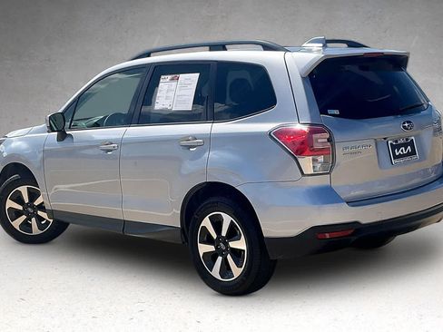 Used 2018 Subaru Forester 2.5i Premium w/ All-Weather Package AWD/4WD image 4
