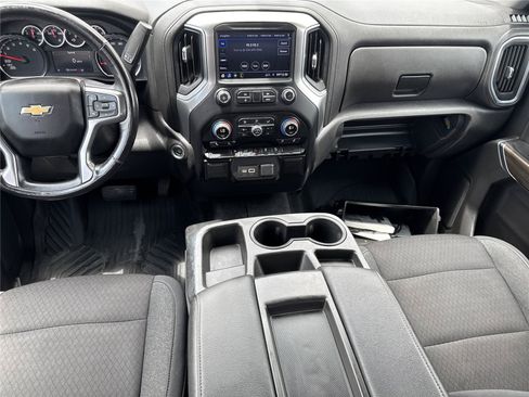 Used 2022 Chevrolet Silverado 1500 LT w/ Z71 Off-Road Package AWD/4WD image 15
