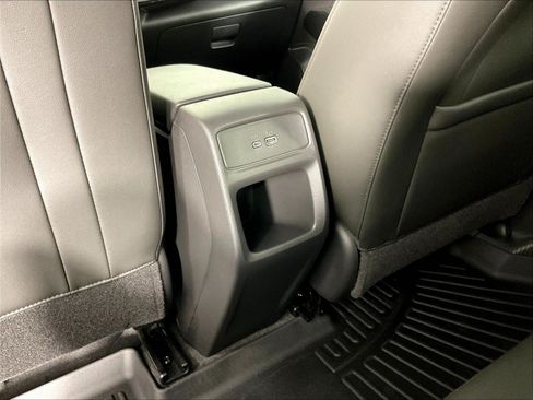 Used 2025 Chevrolet Trax RS w/ Sunroof Package FWD image 10