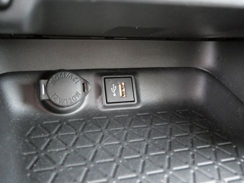 Certified 2025 Toyota RAV4 XLE image 31