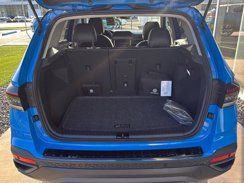 New 2025 Volkswagen Taos SE image 17
