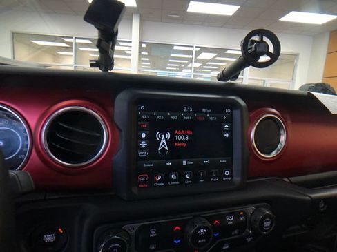 Used 2022 Jeep Wrangler Rubicon AWD/4WD image 14