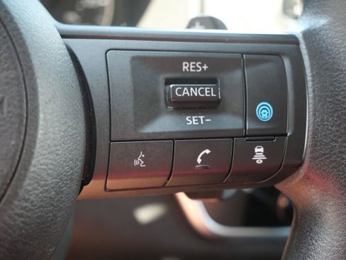 Used 2024 Nissan Rogue SV AWD/4WD image 28