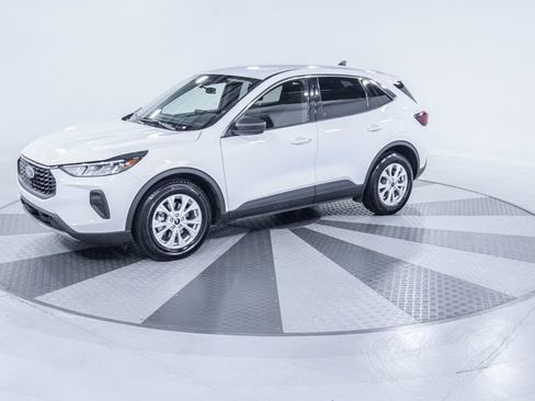 Used 2024 Ford Escape Active image 3