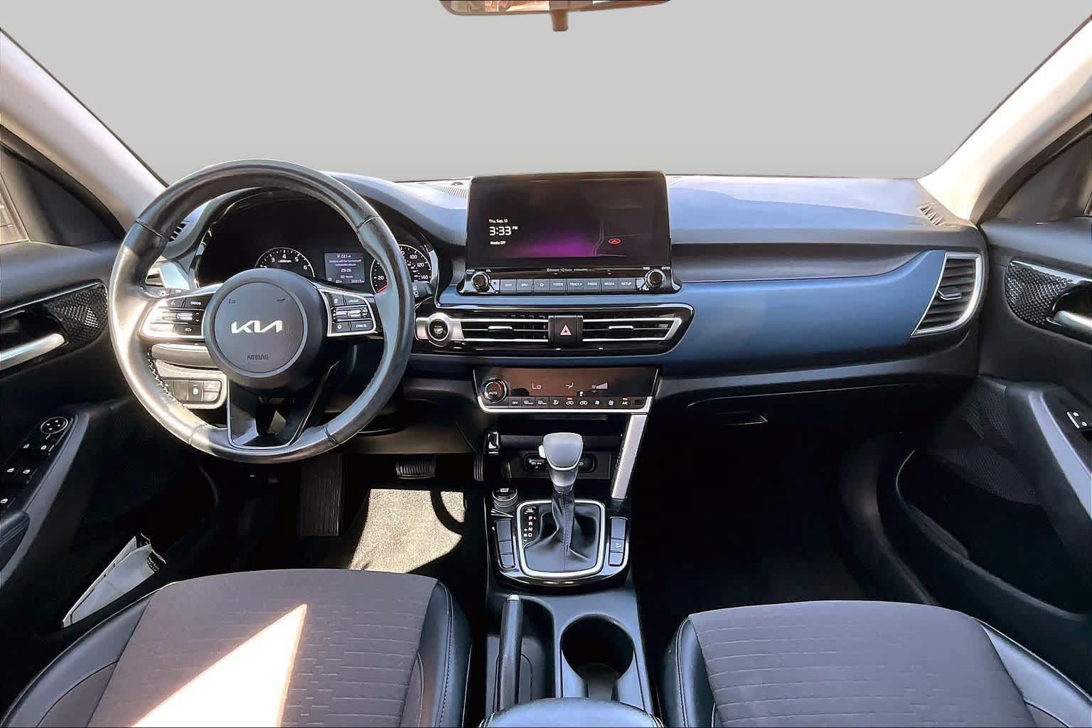 Used 2023 Kia Seltos S w/ Navigation Package FWD image 15