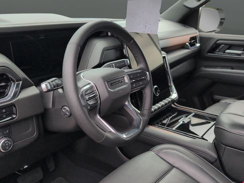 Used 2025 GMC Yukon Denali AWD/4WD image 11