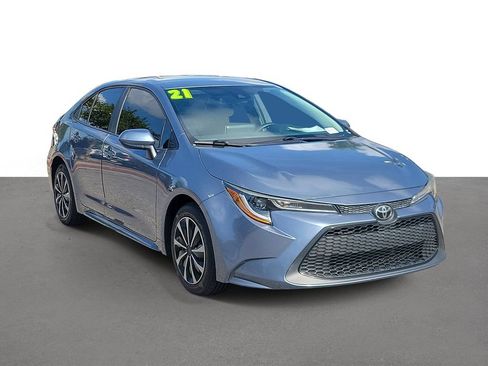 Used 2021 Toyota Corolla LE FWD image 2