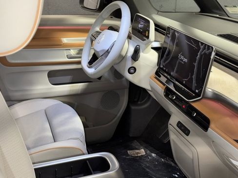 New 2025 Volkswagen ID. Buzz Pro S Plus image 13