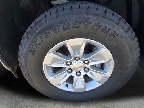 Used 2023 Chevrolet Silverado 1500 LT image 11