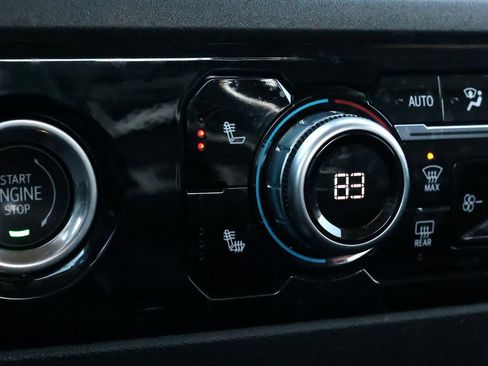 Used 2024 GMC Sierra 1500 SLT w/ X31 Off-Road Package image 3