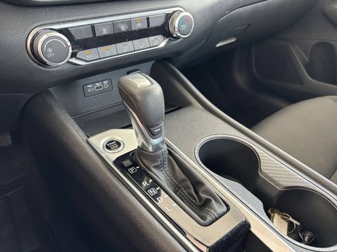 Used 2025 Nissan Altima 2.5 SV FWD image 41