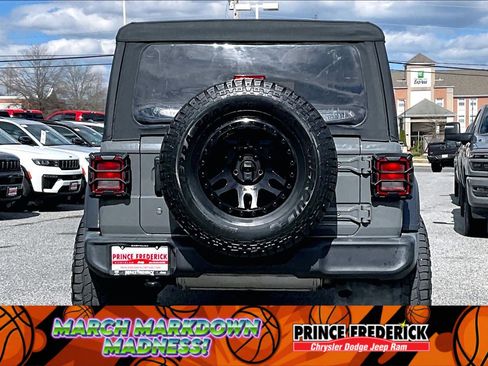 Used 2019 Jeep Wrangler Unlimited Sport S image 4