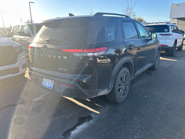 Used 2022 Nissan Pathfinder SV AWD/4WD image 4