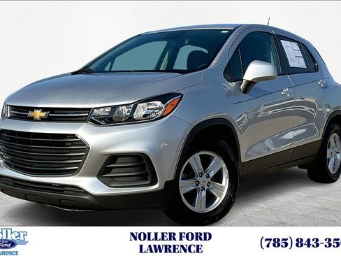 Used 2020 Chevrolet Trax LS w/ Tint and Cruise Package image 1