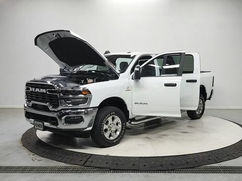 Used 2025 RAM 2500 Big Horn AWD/4WD image 11