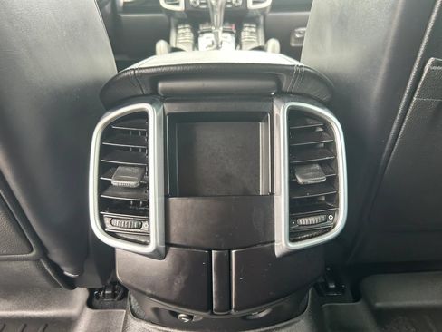 Used 2017 Porsche Cayenne AWD/4WD image 37