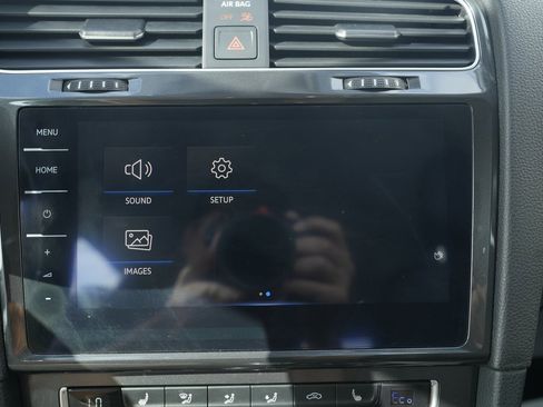 Used 2019 Volkswagen e-Golf SEL Premium image 48