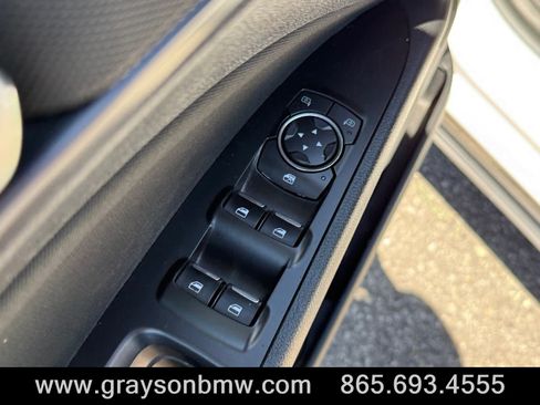 Used 2018 Ford Fusion SE w/ Equipment Group 201A FWD image 14