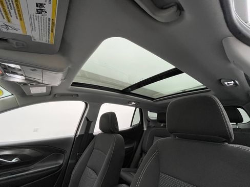 Used 2022 GMC Terrain SLE w/ Driver Convenience Package FWD image 5