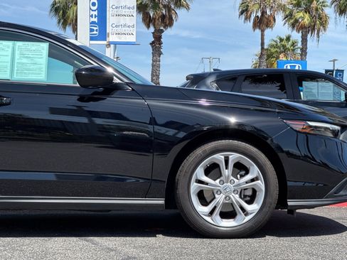 Certified 2025 Honda Accord LX image 33