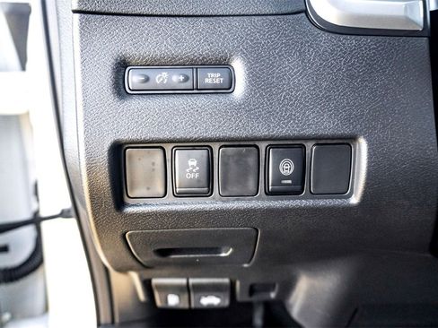 Used 2024 Nissan Murano SV w/ SV Midnight Edition Package image 16