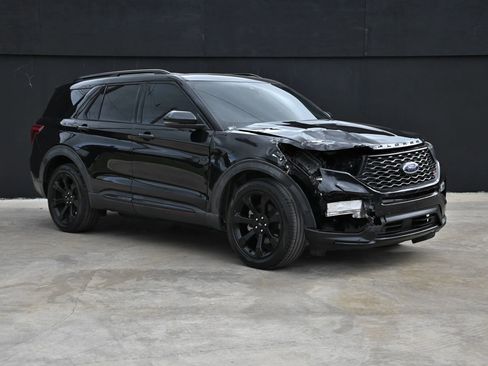 Used 2020 Ford Explorer ST w/ Premium Technology Package image 2