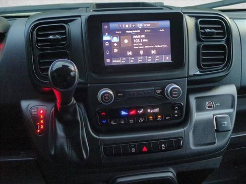 Used 2025 RAM ProMaster 2500 w/ Convenience Group FWD image 14