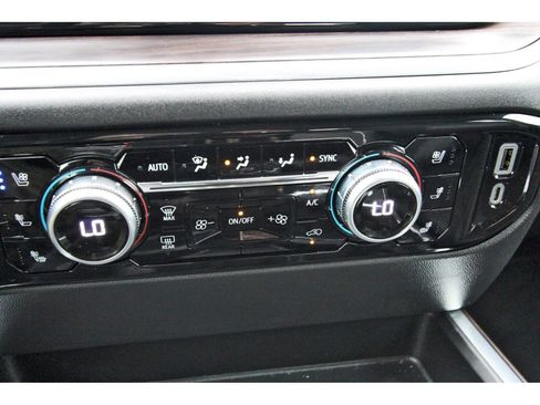 Used 2022 GMC Sierra 1500 SLT w/ SLT Convenience Package image 28