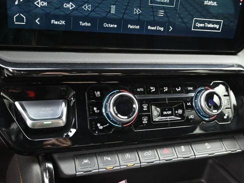 Certified 2024 GMC Sierra 1500 AT4 w/ Technology Package image 18