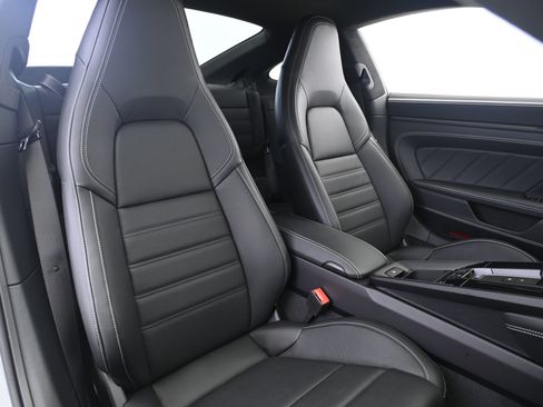 Certified 2026 Porsche 911 Carrera GTS RWD image 20
