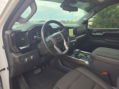 Used 2024 GMC Sierra 1500 Elevation w/ X31 Off-Road Package AWD/4WD image 11