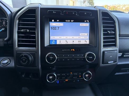 Used 2018 Ford Expedition XLT w/ Equipment Group 202A RWD image 21