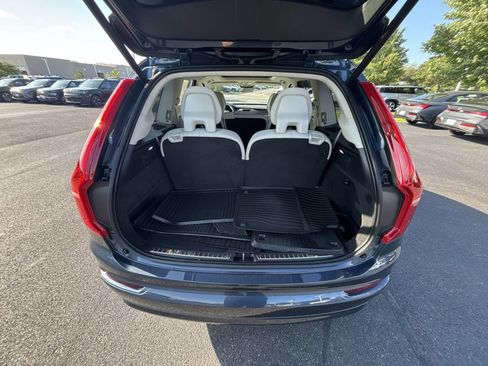 Used 2023 Volvo XC90 B5 Core AWD/4WD image 25