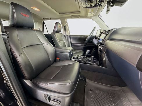 Certified 2021 Toyota 4Runner Venture w/ Moonroof Package AWD/4WD image 32
