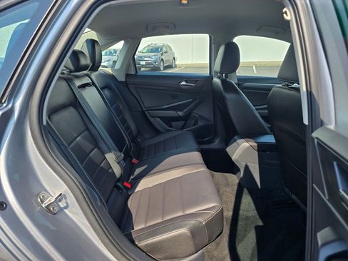 Used 2024 Volkswagen Jetta SE image 37