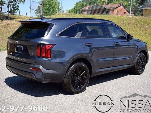 Used 2021 Kia Sorento S w/ Panoramic Sunroof Package AWD/4WD image 5