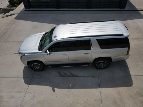 Used 2019 GMC Yukon XL SLT AWD/4WD image 58
