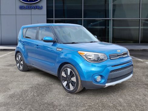 Used 2017 Kia Soul + w/ Designer's Package FWD image 2
