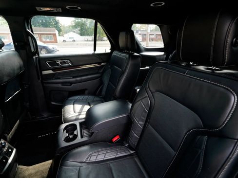 Used 2016 Ford Explorer Platinum AWD/4WD image 33