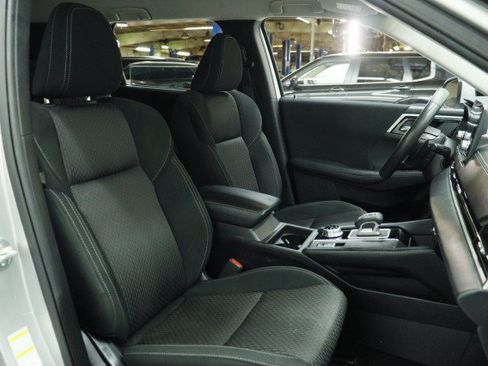 Used 2023 Mitsubishi Outlander ES FWD image 21