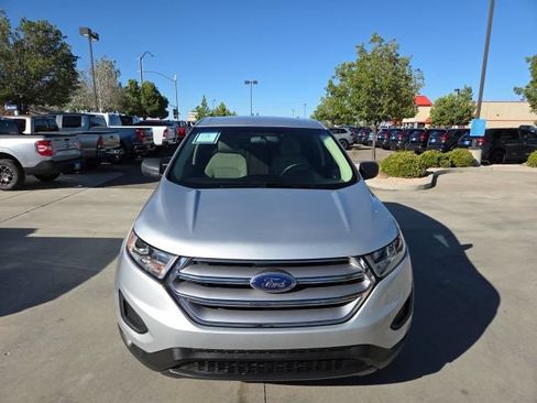 Used 2017 Ford Edge SE FWD image 2