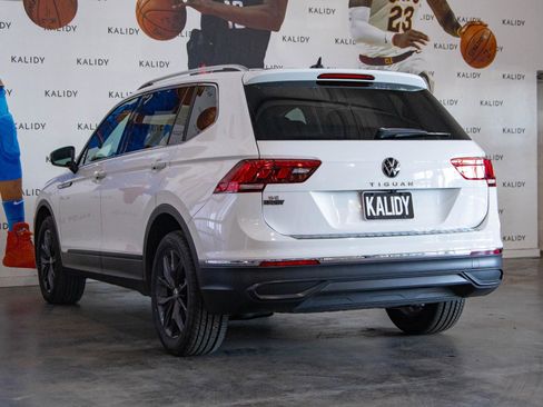 Used 2022 Volkswagen Tiguan SE image 21
