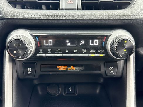 Used 2021 Toyota RAV4 XLE image 26