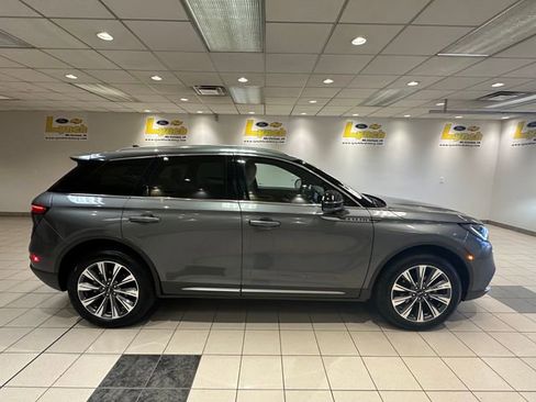 Used 2022 Lincoln Corsair Reserve w/ Equipment Group 201A image 3